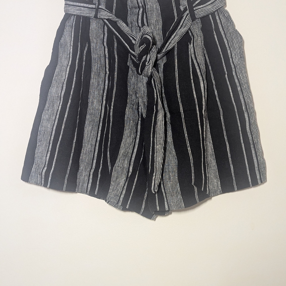 Black and White Striped Women Shorts - Picture 3 of 7